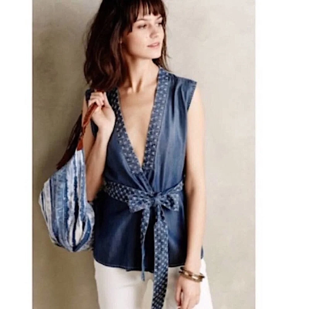 Free when bundled! Anthro Holding Horses Sleeveless Chambray Blouse - Picture 1 of 9